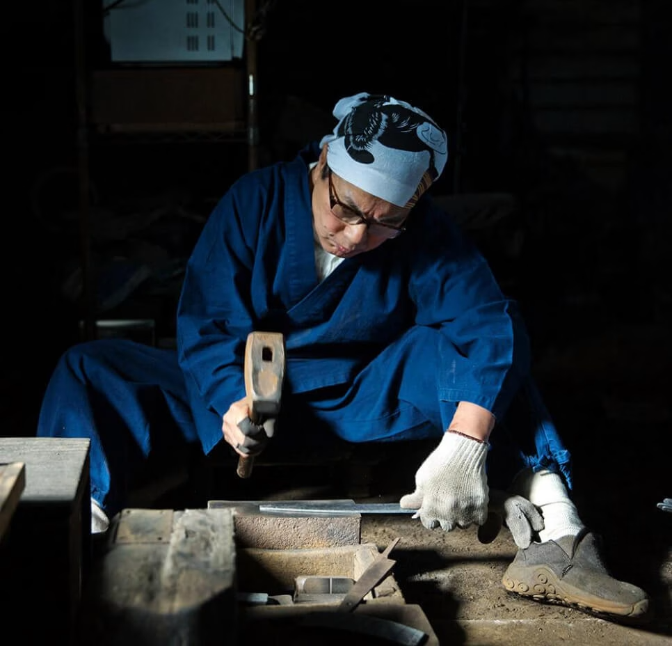 Blacksmith Katana Kaji forging tradition